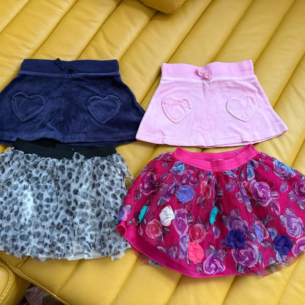 Set of Four Girls' Skirts children place and H&M sz 4-5T